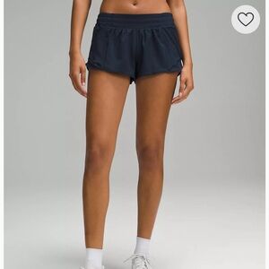 Lulu lemon hotty hot shorts (length 2.5) size 4 Navy